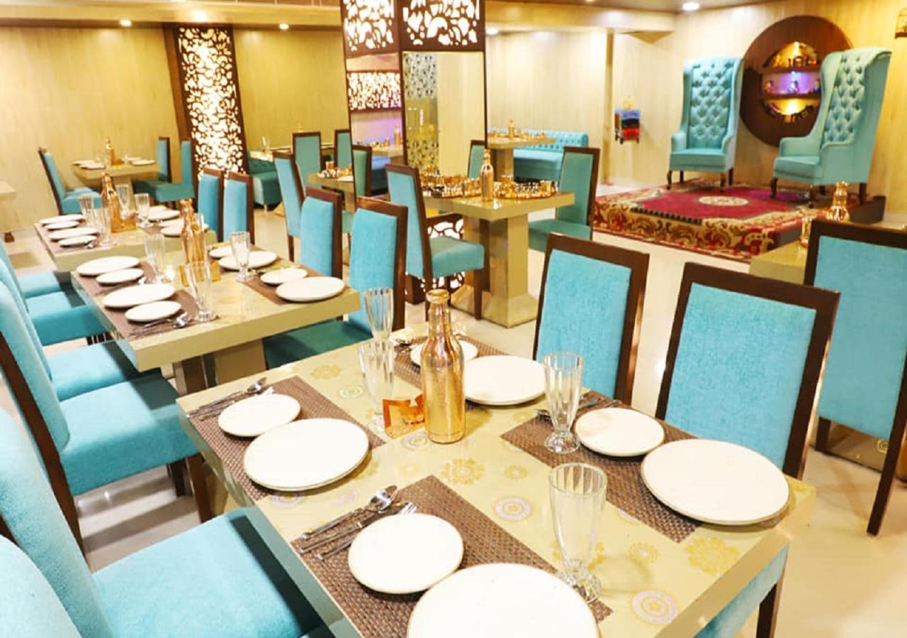 The Grand Orion Hotel Chinhat Exterior photo